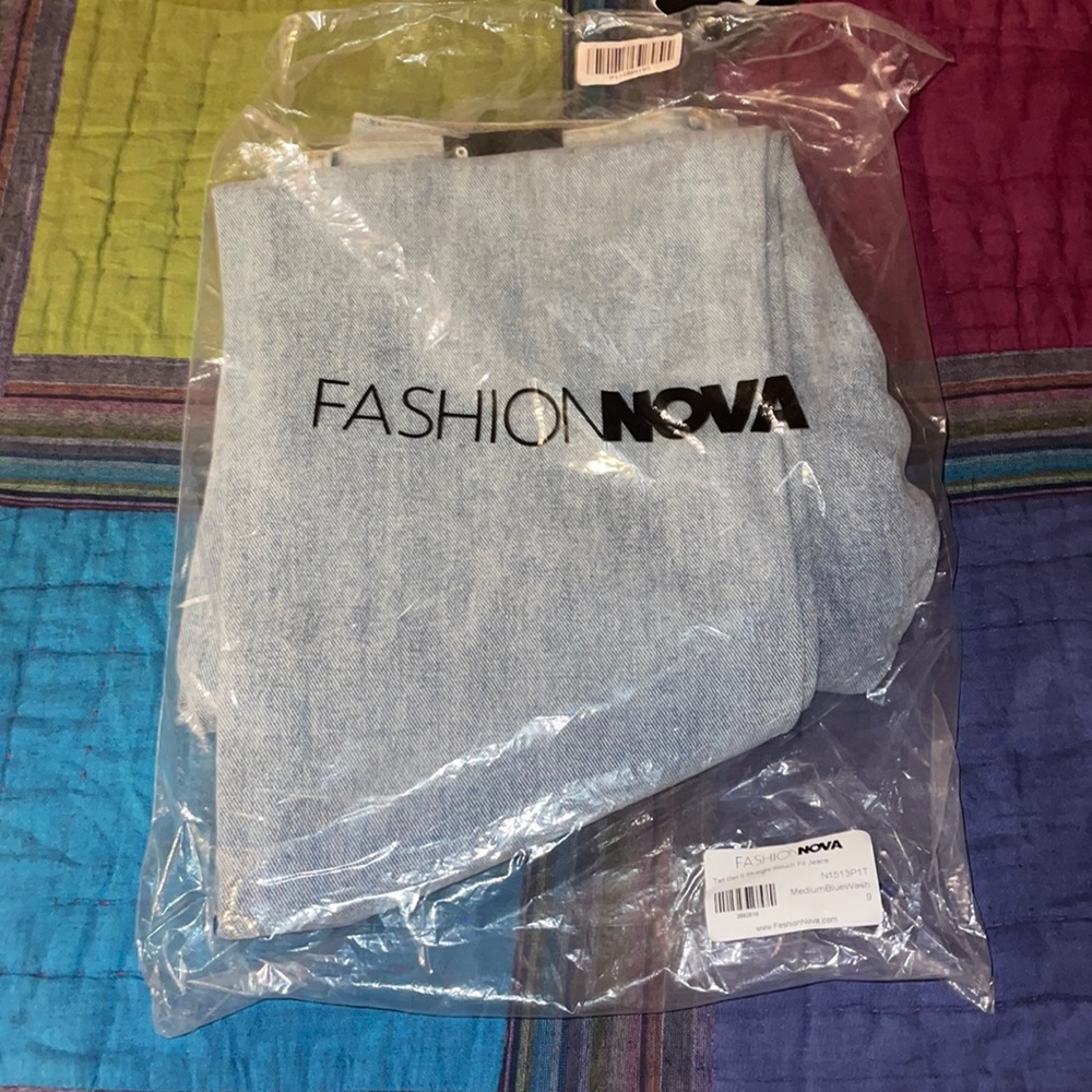 Fashion Nova Jeans - Picture 4 of 4